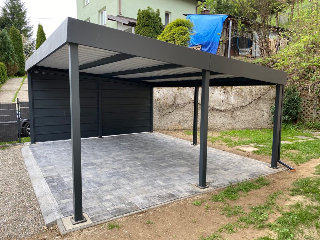 Carport z konstrukcji stalowej – zadaszenie samochodu na wymiar Insteel&Glass