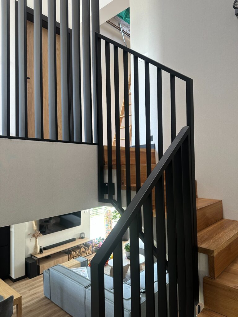 Balustrady stalowe malowane proszkowo w nowoczesnym designie – Insteel&Glass Kraków i Nowy Sącz
