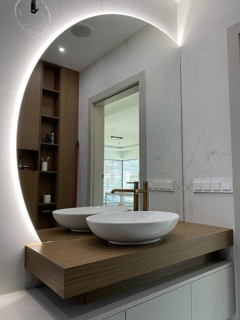 Bezpośredni producent luster LED na zamówienie Insteelglass Kraków – bezpieczne szkło i nowoczesny montaż, sprawdź cennik i opinie
