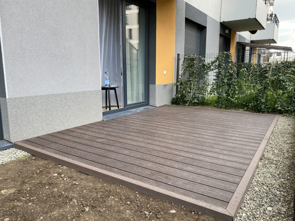 Hurtownia desek kompozytowych WPC – bezpośredni producent Insteelglass, deski tarasowe i elewacyjne dla firm i osób prywatnych