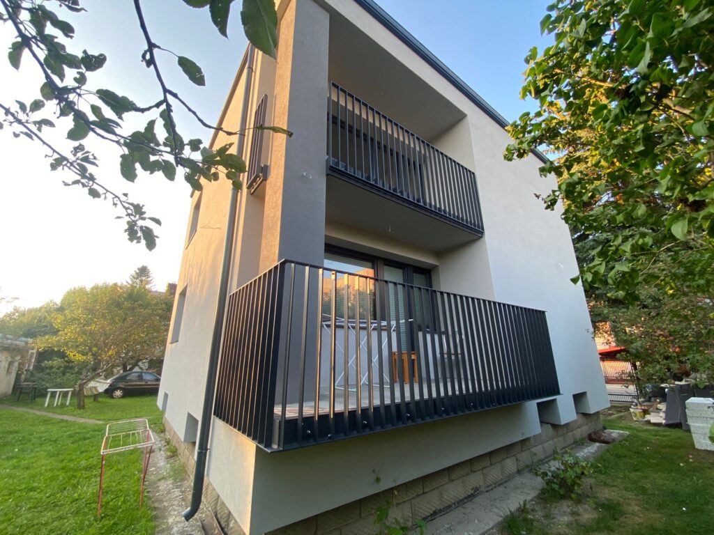 Nowoczesne balustrady stalowe Kraków, barierki wewnętrzne i zewnętrzne w stylu loft, atrakcyjna cena