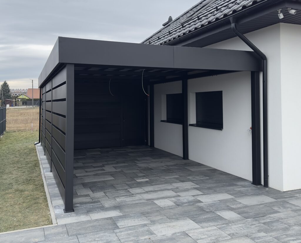 Nowoczesny carport z komórką lokatorską Kraków, stalowa wiata garażowa od Insteelglass