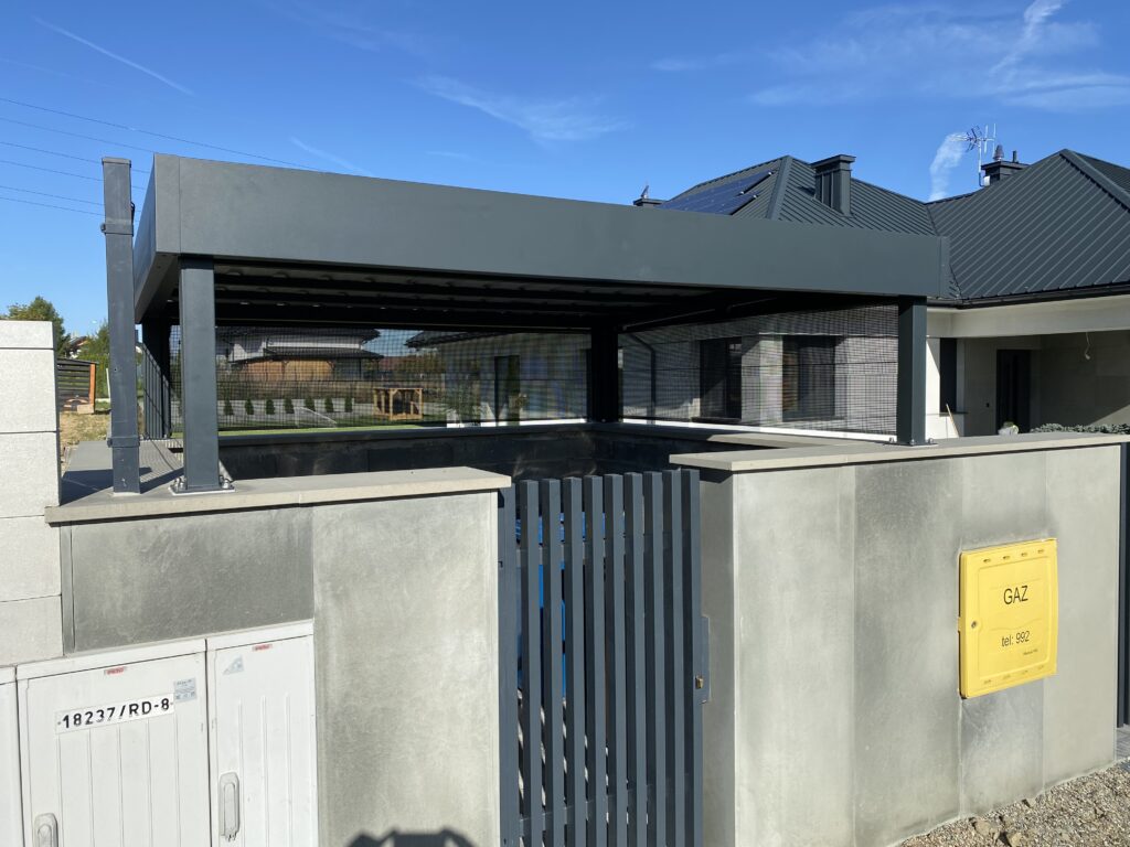 Wiata śmietnikowa wycinana laserowo z blachy dekoracyjnej CNC, realizacja na wymiar Nowy Sącz
